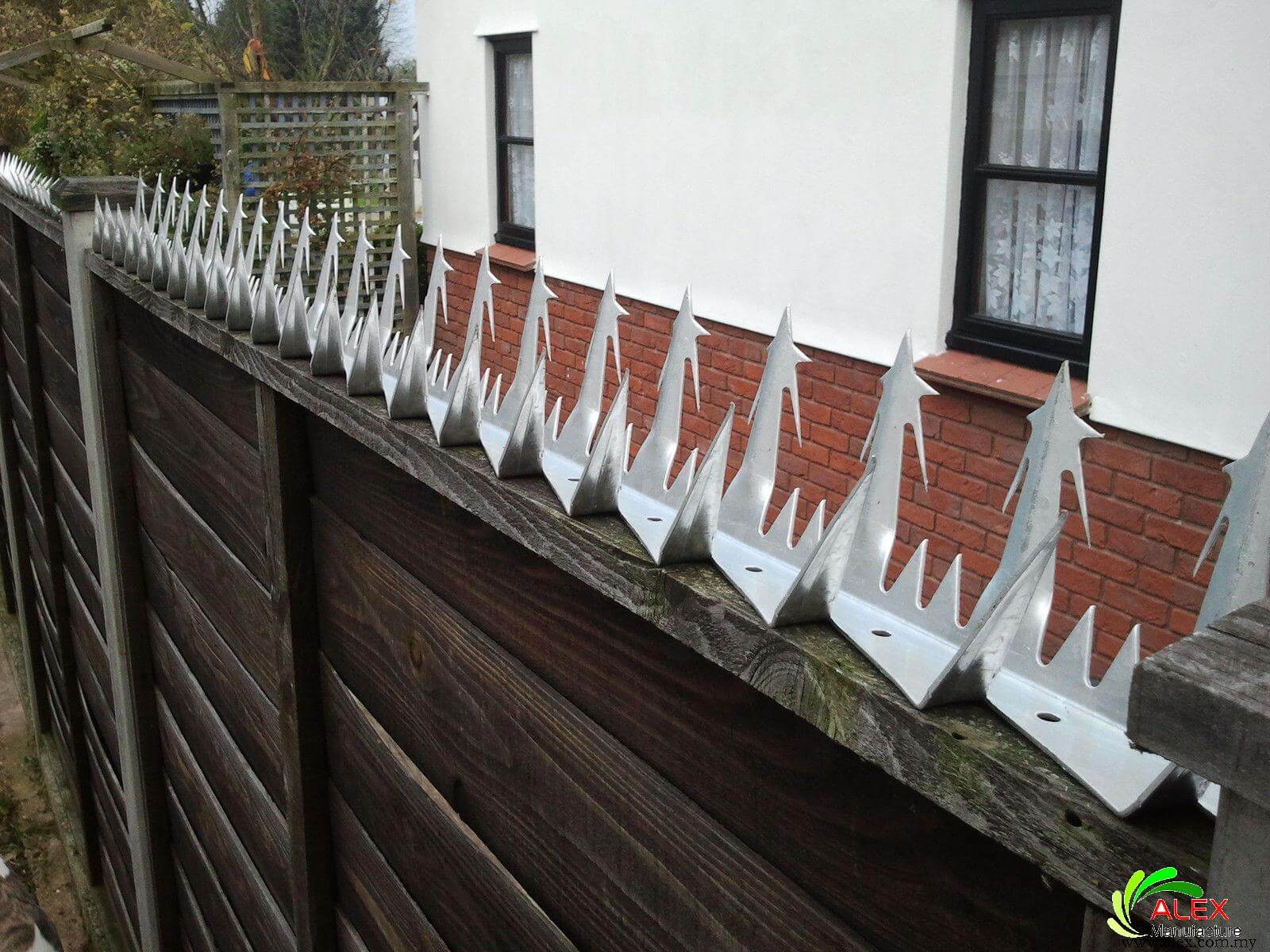 Wire Fence With Spikes At Chuck Miranda Blog Wire Fence With Spikes At Chuck Miranda Blog