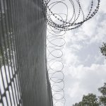 anti climb fencing with razer wire2